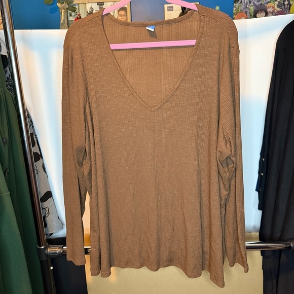 Old Navy Tops - Old Navy size XXL Brown V-Neck Women's Top